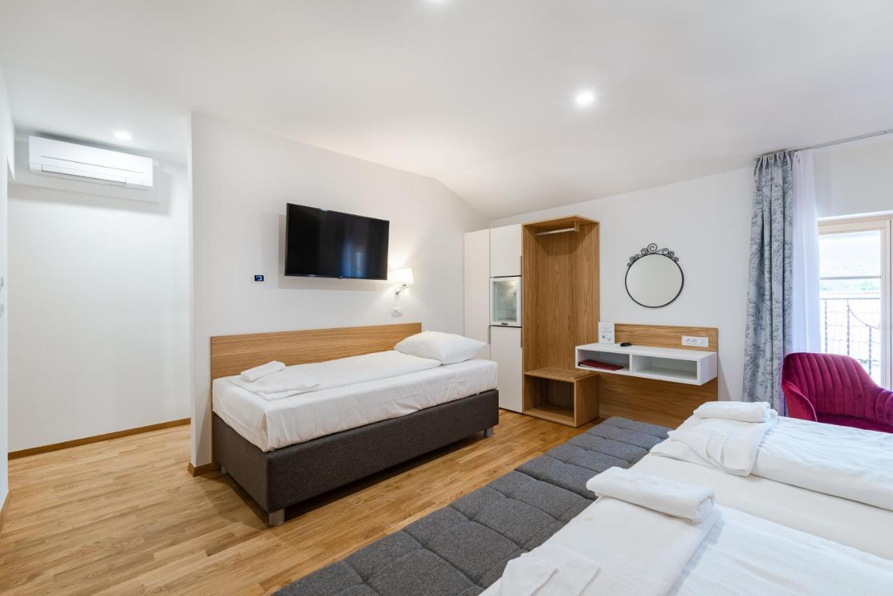 Hotel Dvorec Tolmin Exteriér fotografie