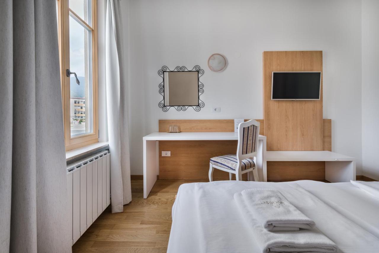 Hotel Dvorec Tolmin Exteriér fotografie