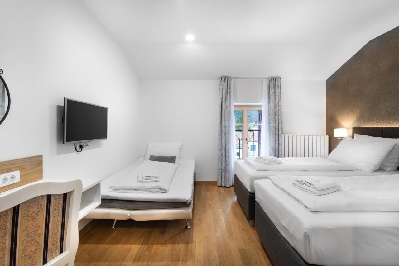 Hotel Dvorec Tolmin Exteriér fotografie