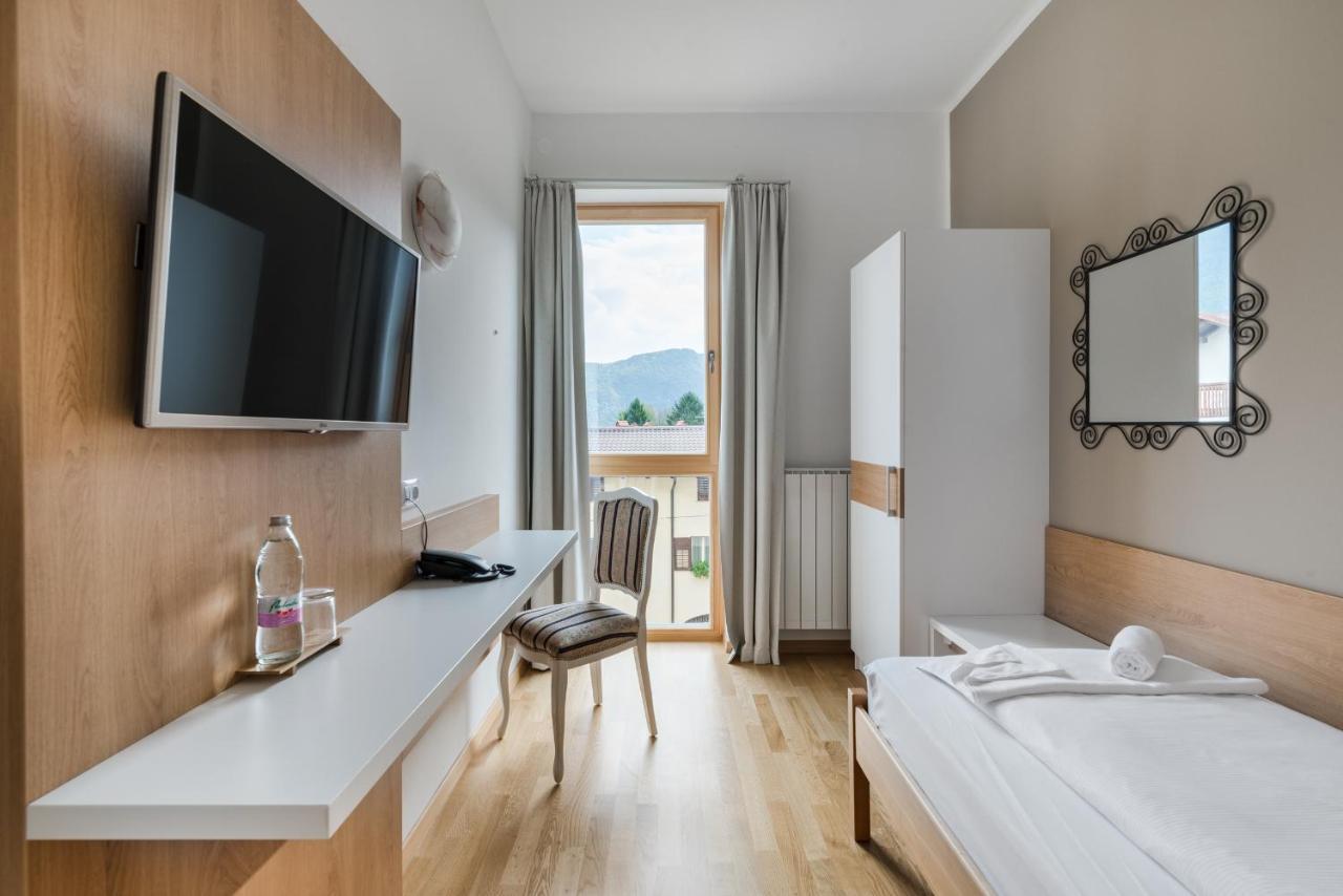 Hotel Dvorec Tolmin Exteriér fotografie