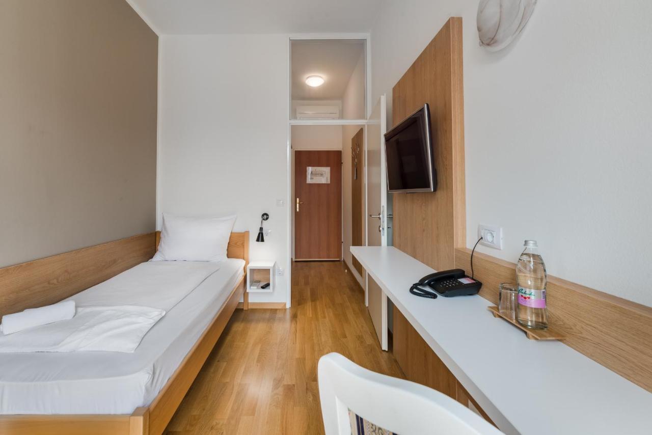 Hotel Dvorec Tolmin Exteriér fotografie