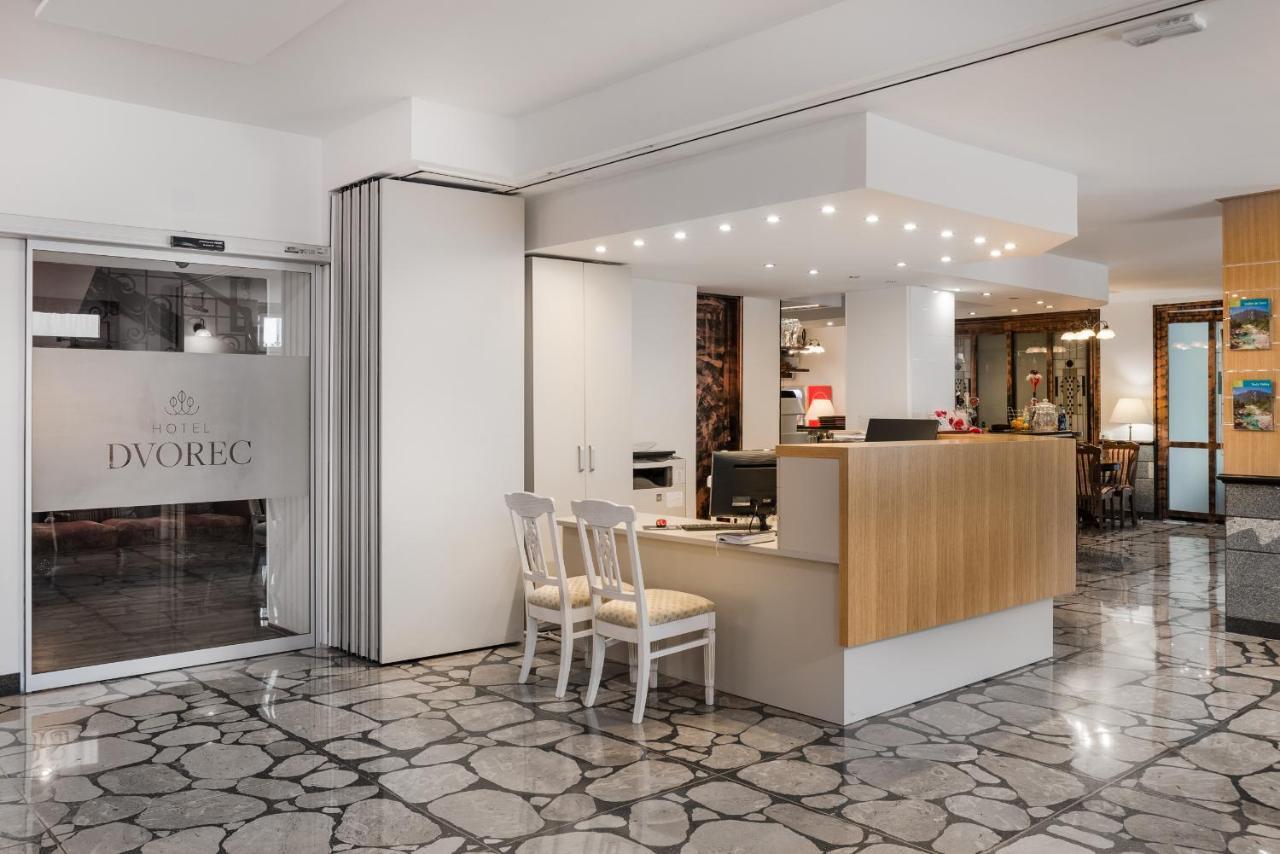 Hotel Dvorec Tolmin Exteriér fotografie